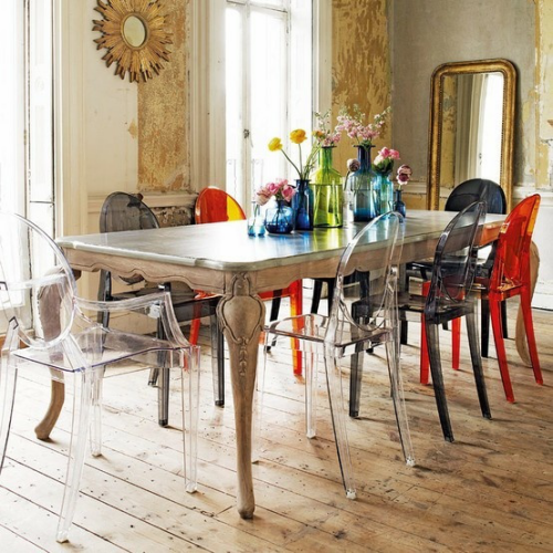 Boho chic in the dining room, lots of wood, large dining table 