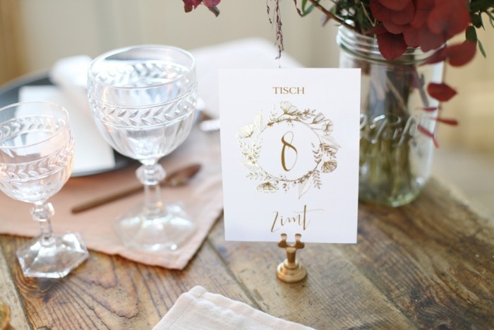 Stilvolle Hochzeitskarten online finden in einem einheitlichen Stil 1