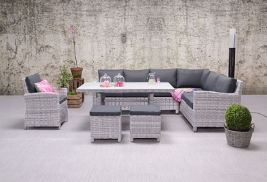 Exklusive und hochwertige Gartenmöbel bieten Ihnen den gewünschten Komfort im Freien