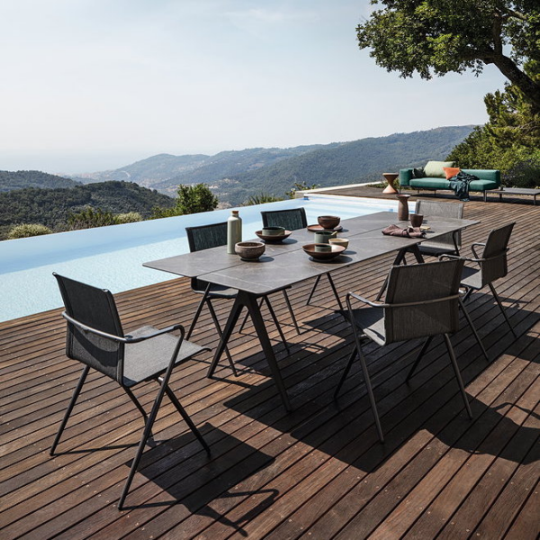 Hochwertige Gartenmöbel Sitz und Essecke im Freien sehr elegantes Design leichtes Aluminium