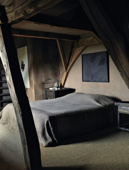 Wabi Sabi altes Konzept japanische Ästhetik Schlafzimmer einfache Einrichtung natürliche Stoffe