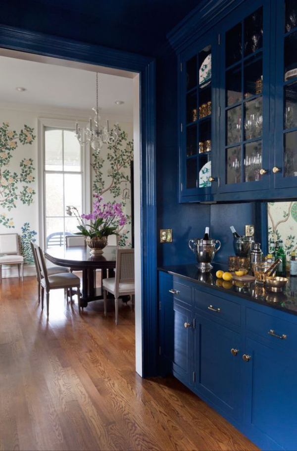 Classic Blue Pantone Farbe des Jahres 2020 Küchenschränke in Blau schöner moderner Look