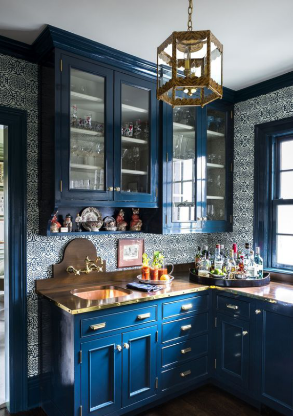 Classic Blue Pantone Farbe des Jahres 2020 Küchenschränke in Blau sehr modern