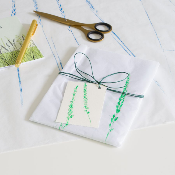 Seidenpapier modernes vielseitiges Verpackungswunder kleines Geschenk schön geschmackvoll verpackt