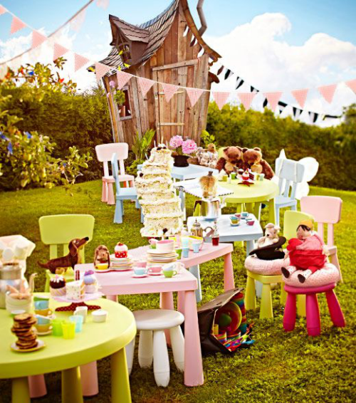 IKEA Mammut Kinderhocker Tee Party im Freien für die Kleinen mit passenden Möbeln