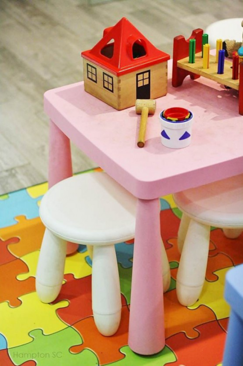 IKEA Mammut Kinderhocker schöne praktische Spielecke für kleine Kinder