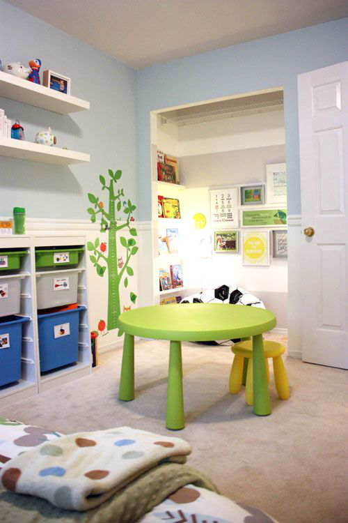 IKEA Mammut Kinderhocker sich einschreiben nahtlos ins Kinderzimmer ein schöner Blickfang in Grün