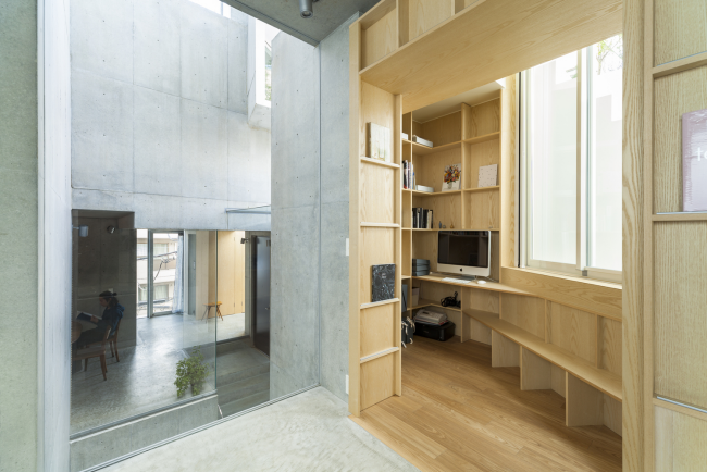 Modernes Homeoffice helles Holz minimalistisches Raumdesign