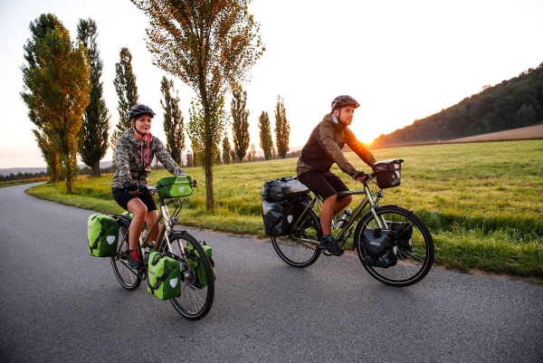 Crossrad Crossbike Hybrid Rad viel Fahrspaß auf den Straßen in der Umgebung