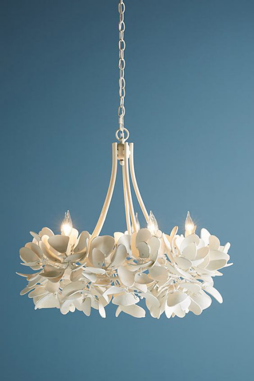 Lampen in floralen Formen Hängeleuchte weißes Metall weißes Glas perfektes Design