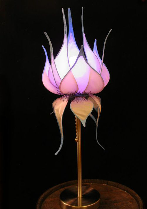 Lampen in floralen Formen perfektes Design Tischlampe natürlicher Charme