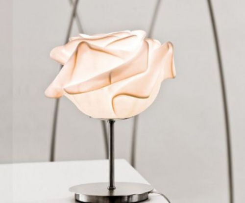 Lampen in floralen Formen stilisierte Rose sehr stilvolle Tischlampe