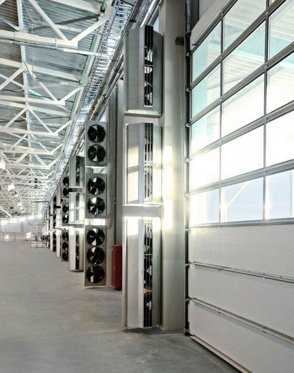 Air curtains - good separation of the climatic zones in the operating area is possible with high-speed company doors and air curtains