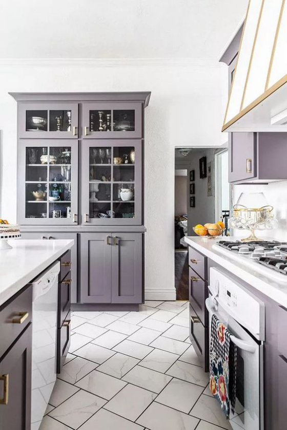 Moderne Küche in Purpur Farbe Kücheninsel Fronten Schrank