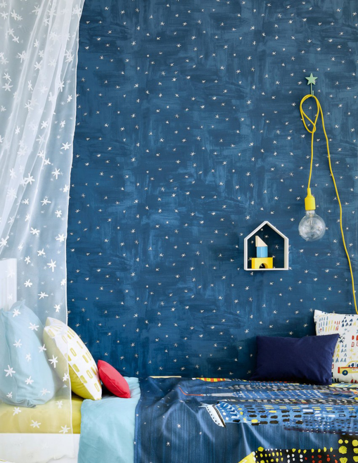 Tapeten für Jugendliche marineblauer Hintergrund Sternenhimmel Jugendzimmer Bett Gardine