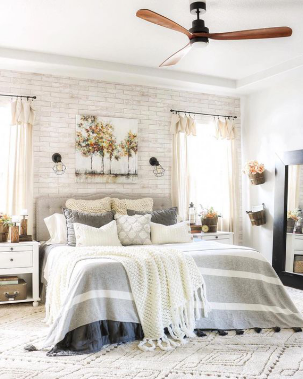 weiße Ziegelwand Schlafzimmer zum Verlieben weiche Texturen helle Farben Wandbild