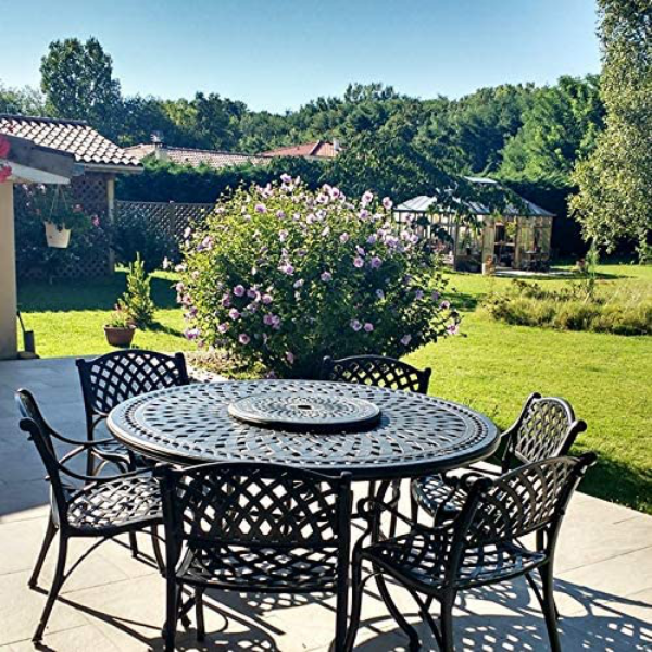 Gartentrends 2021 Gartenmöbelset Sitzecke im Freien schöner Blick zum Garten Oase der Ruhe 1