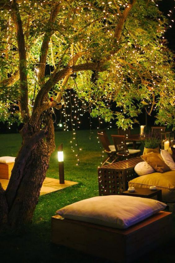 Gartenbeleuchtung romantische Sommerparty im Freien veranstalten passende Beleuchtungsmittel