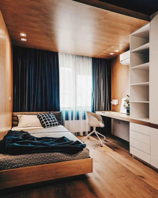 Teenager Zimmer eingebaute Raumbeleuchtung modernes Raumdesign viel Holz Gardinen Vorhänge als Sonnenschutz