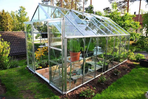 Acrylglas lichtdurchlassig bruchfest perfekt fur ein Gewachshaus im Garten