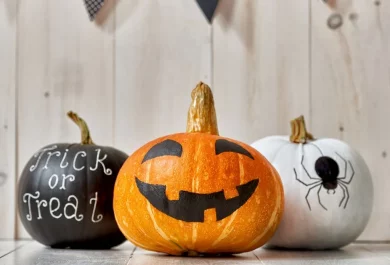 Halloween Deko mit Kürbissen  – kreative gruselige Ideen für drinnen und draußen