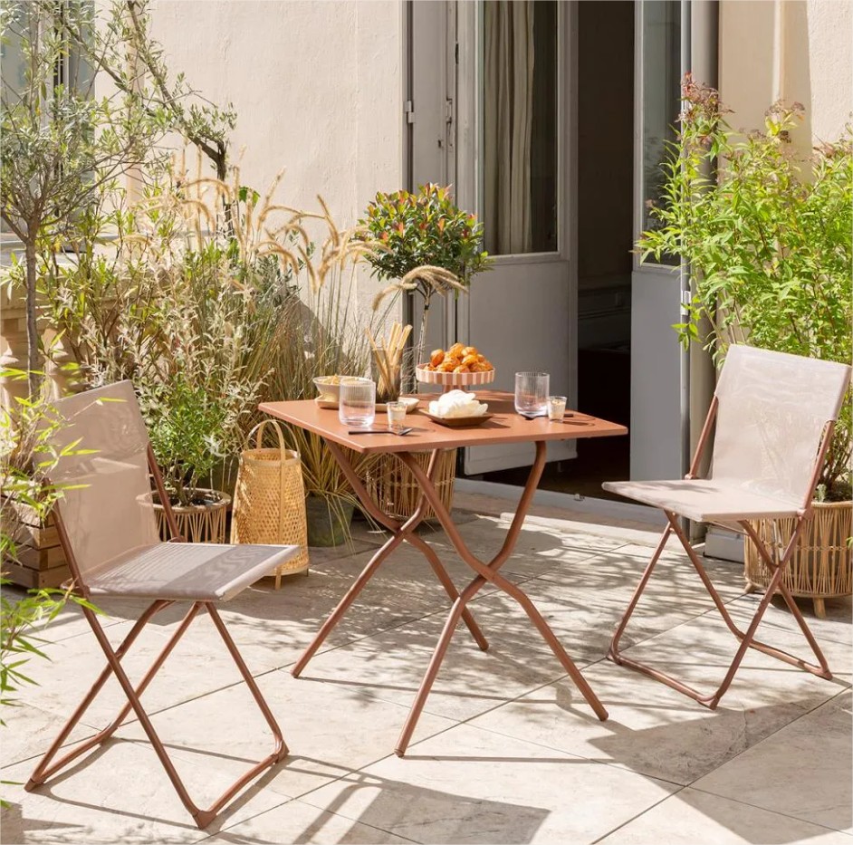 Moderne Outdoor-Möbel Sitzgruppe aus Metall und Kunststoff