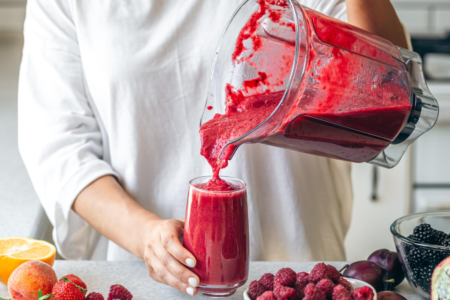 dicker Fruchtsaft - frisch gepresst aus Beeren, Pflaumen und Braunbeeren 