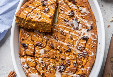 der Kuchen mit Kuchen ist fertig gebacken 