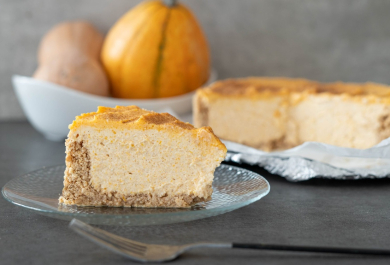 Köstliche Nachspeise - ein Stück Kürbis Käsekuchen 
