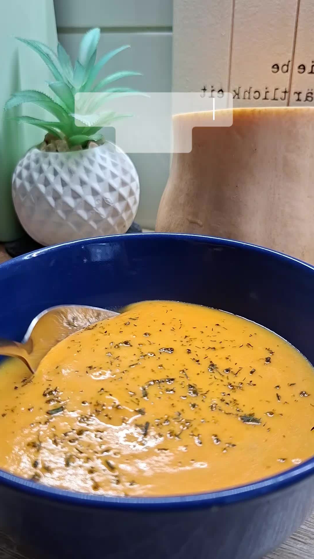 warme Kürbissuppe ist appetitlich und gut sättigend