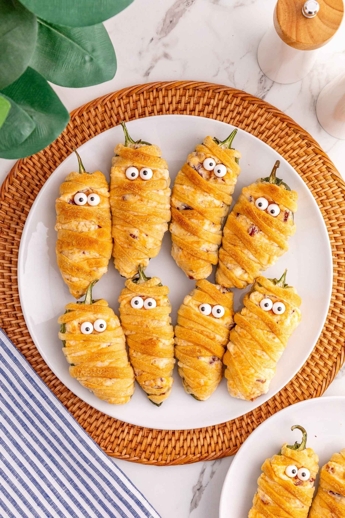 Paprika und Blätterteig zu Halloween Mumien 