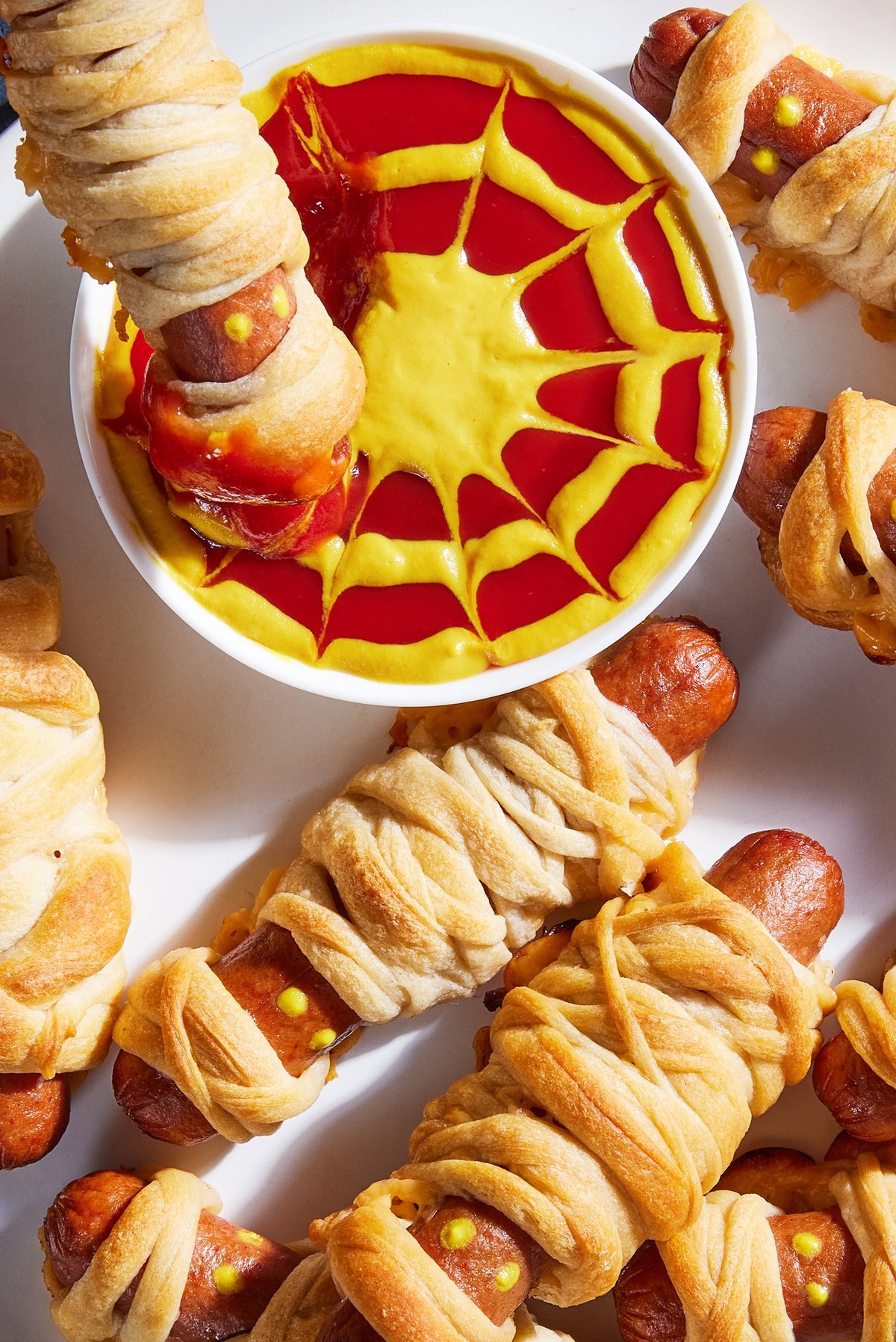 Würstchenmumien - klassisches Fingerfood zu Halloween 