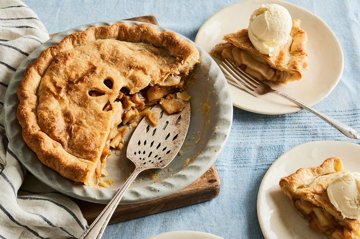 kleiner runder Apfelkuchen - süß und saftig