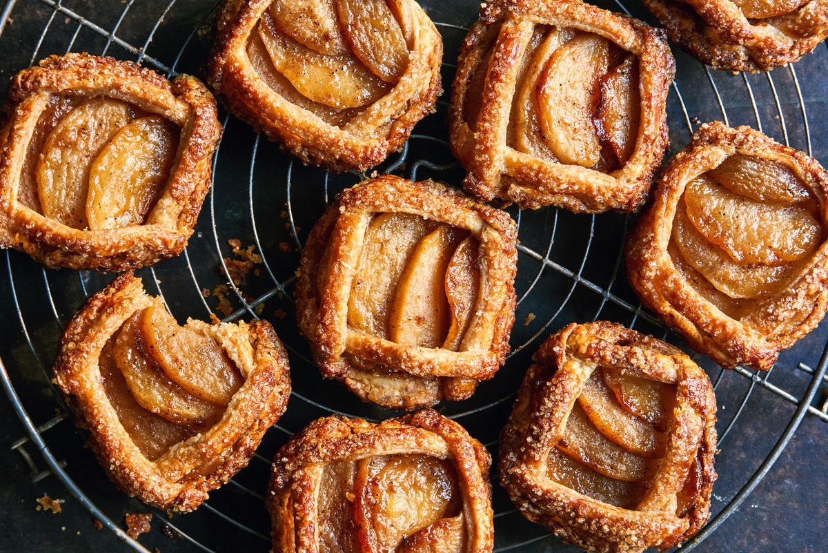 kleine Kuchen backen mit Apfelscheiben 