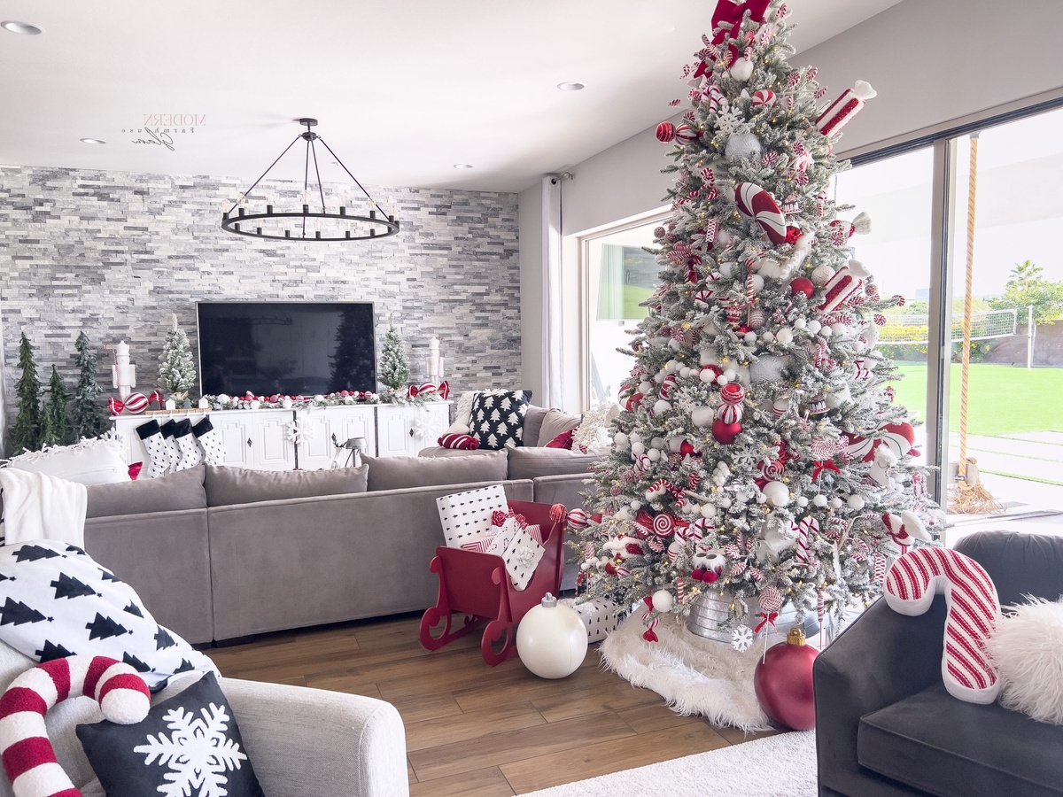 schöne Weihnachtsdeko zu Hause in Weiß