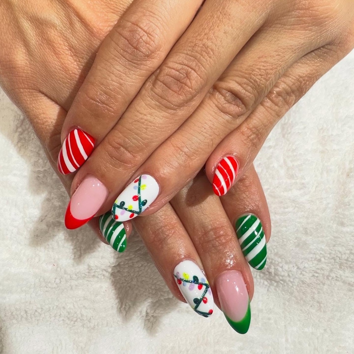 tolle Muster in den klassischen Farben des Weihnachtsfestes