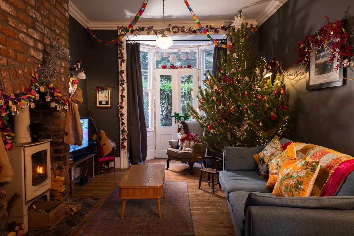 den Innenraum dekorieren in traditionellen Farben